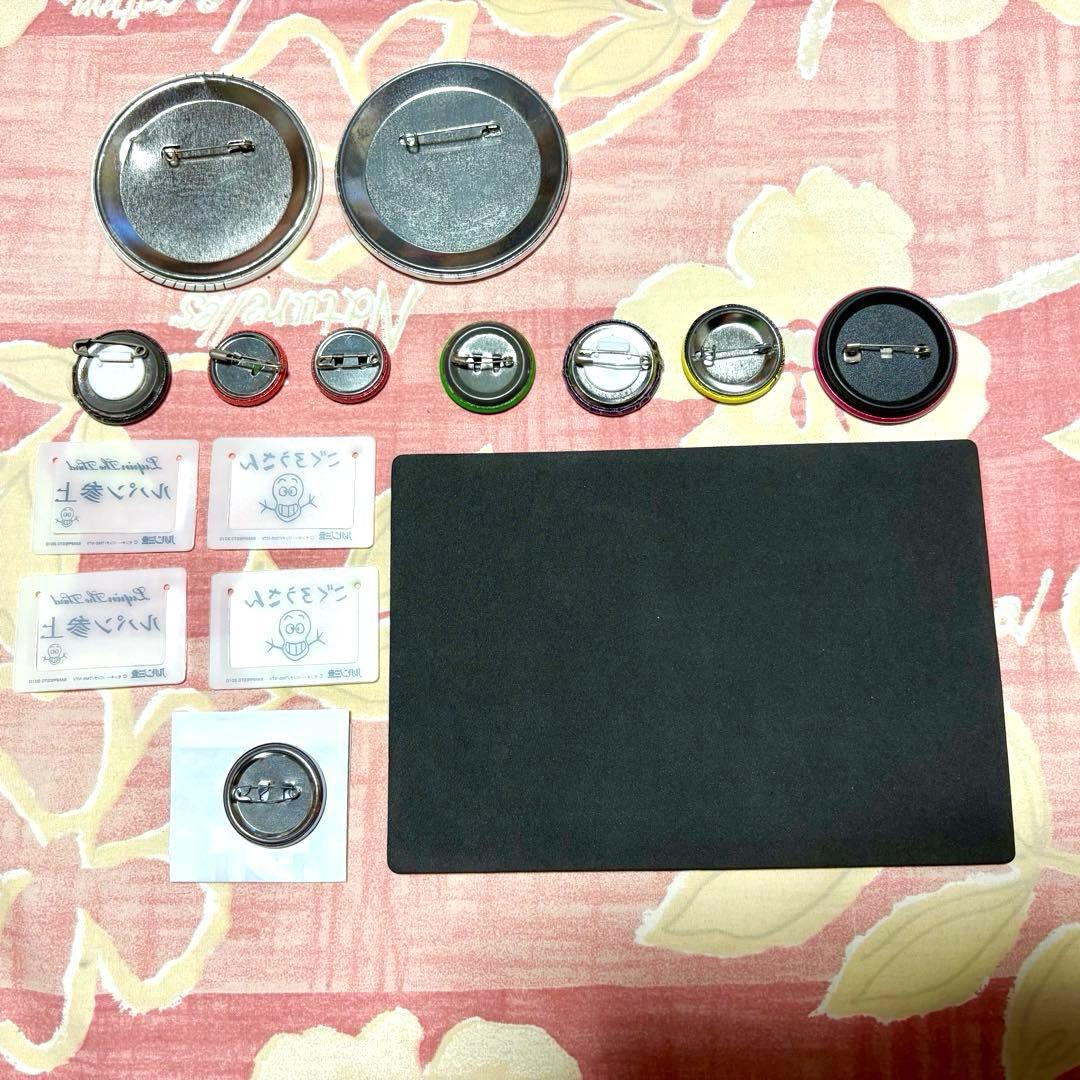 ◆ソウルイーター◆少年ガンガン付録【死神武器職人専門学校　缶バッジ】マウスパッド