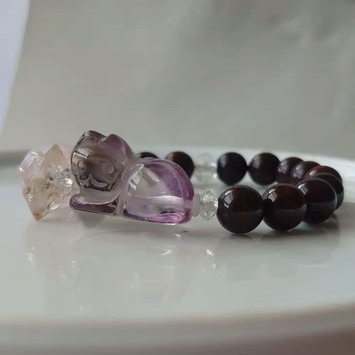 アメジストネコ、ハーキマーダイヤモンド、セリサイトインローズクォーツ天然石ブレス