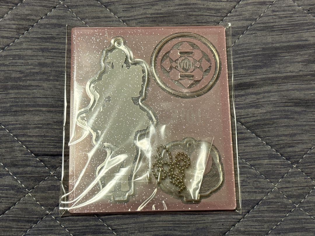 ＝LOVE 髙松瞳　アクリルスタンド　魔法少女