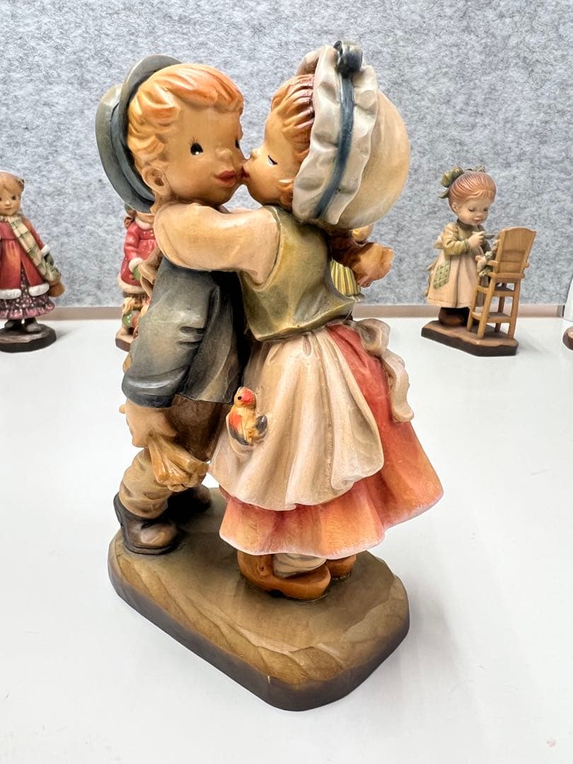 「First Kiss」 ANRI　フェランディス　木彫り人形　19cm