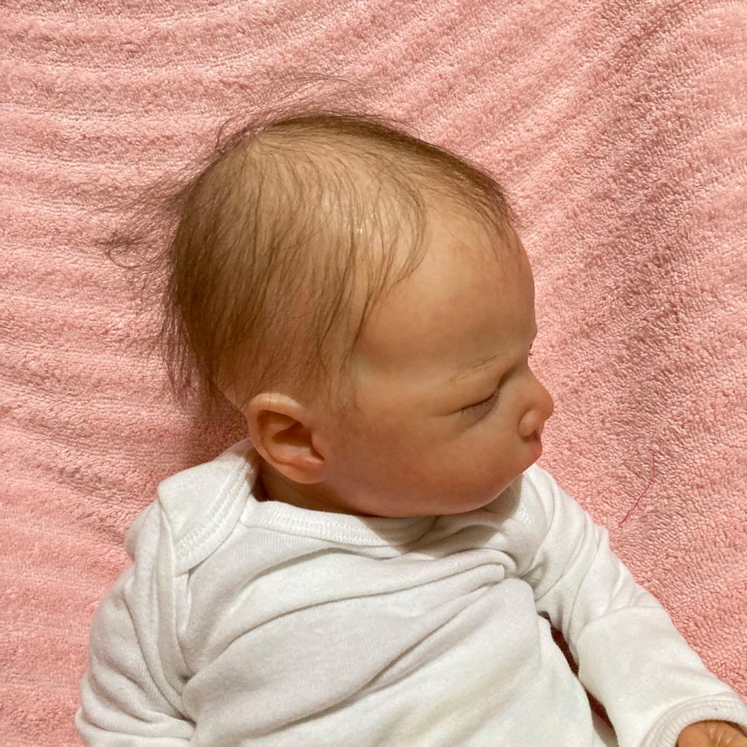 新生児の寝んねちゃん　小さめ　くたくたです　お人形　リボーンドール