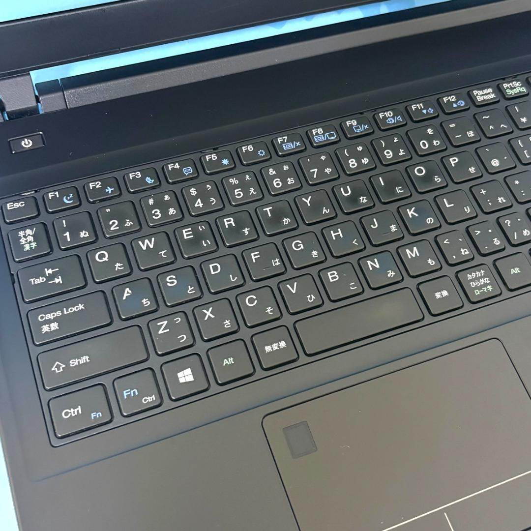 【美品】爆速SSD512GB/8GB/i5第8世代/15.6型/カメラ/DVD