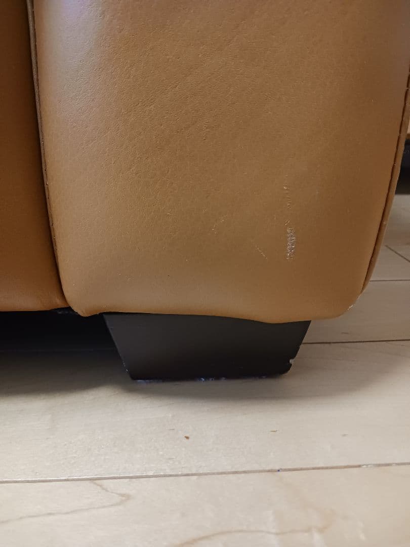 三人掛け革ソファー　キャメル