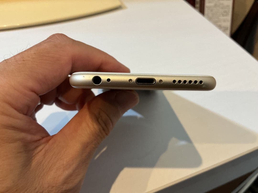 【早い者勝ち】 美品iphone6s 本体のみ ゴールド 64GB SIMフリー