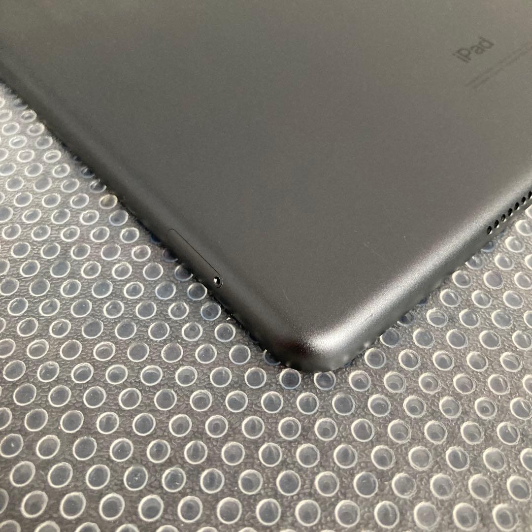 3633【早い者勝ち】iPad8 第8世代 32GB SIMフリー☆