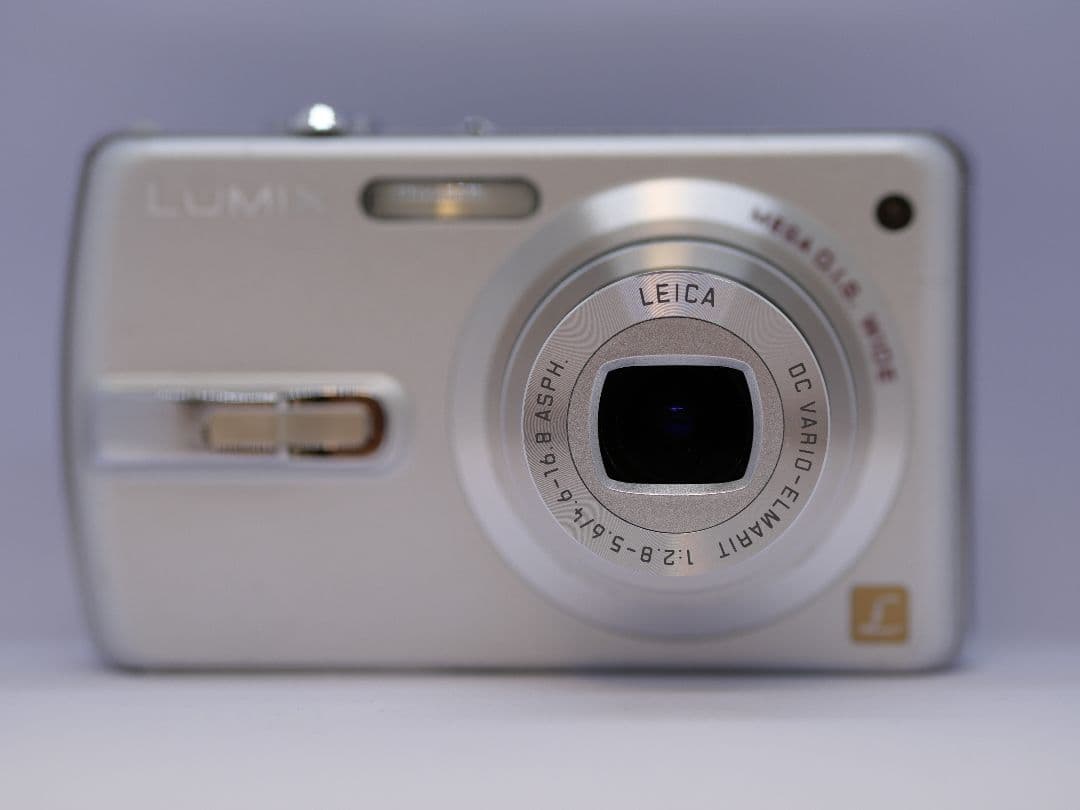 Panasonic DMC-FX50 シルバー