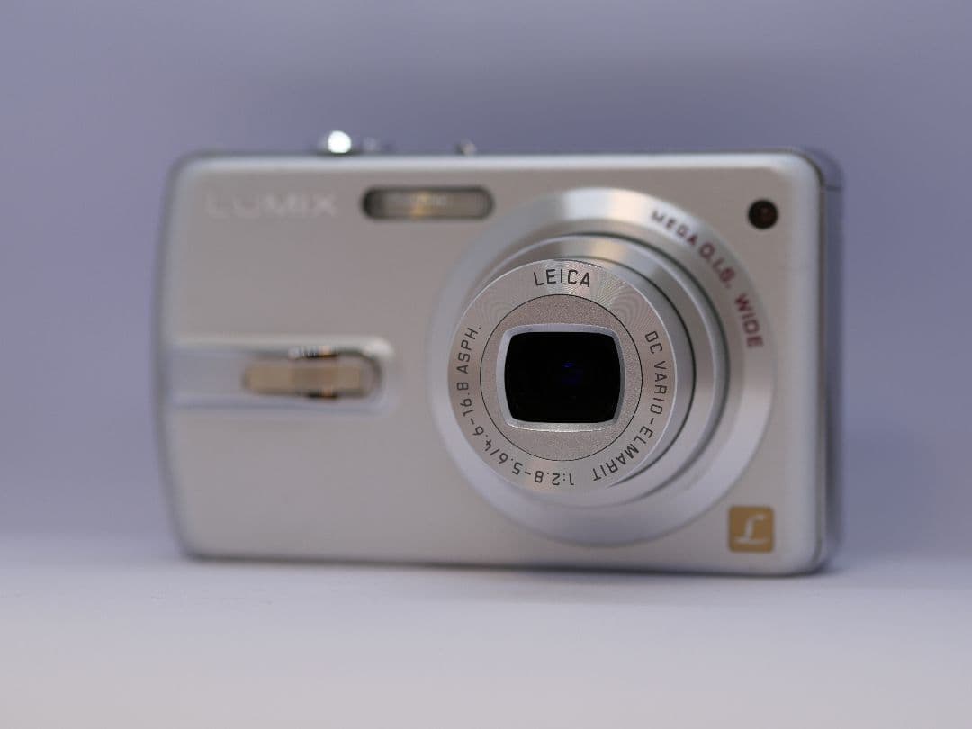 Panasonic DMC-FX50 シルバー