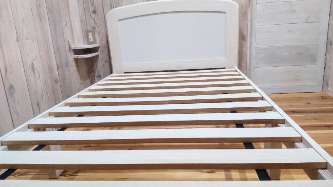 ニトリ ベッド ルカ2 ホワイト木製シングルベッドフレーム