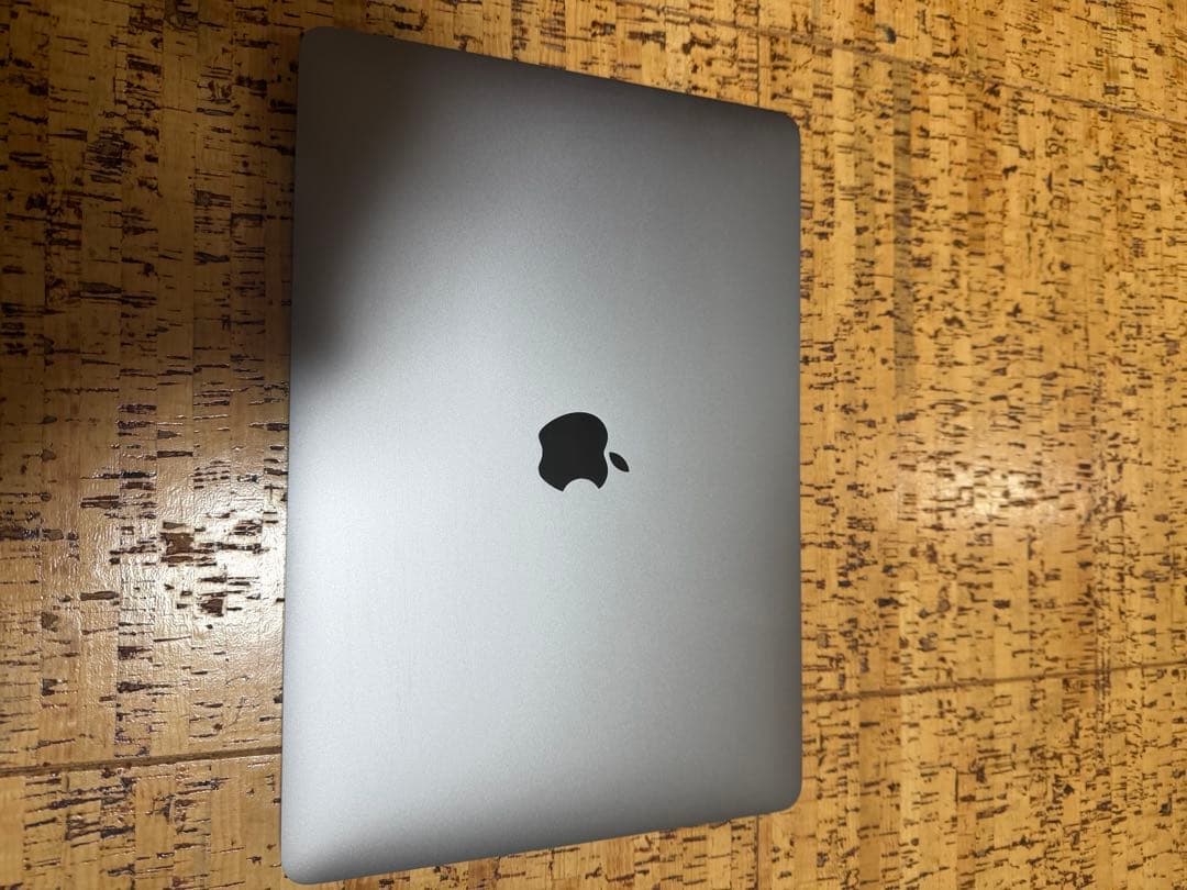 【ほぼ新品】MacBook Air M2020 8GB256 充放電回数1回