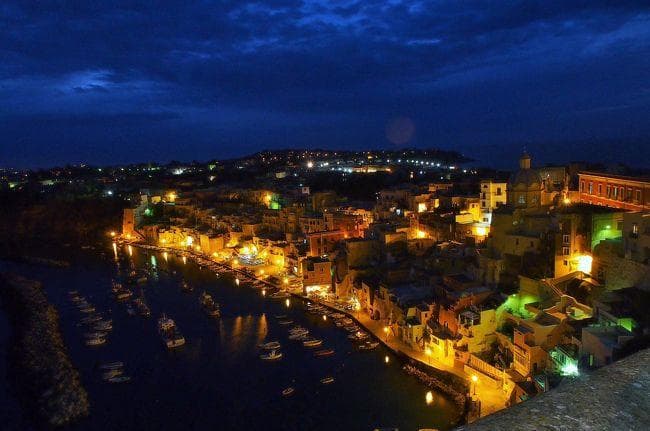 自作絵　プローチダ島の夜の風景 夕暮れの静かな輝き