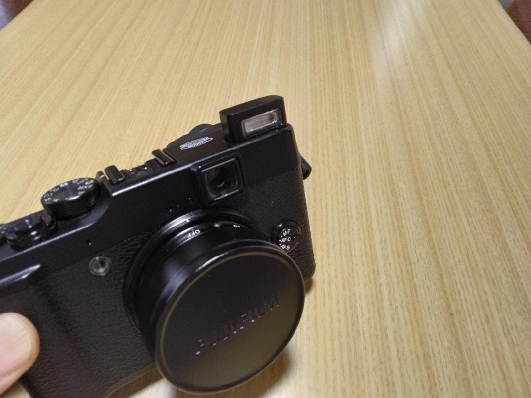 FUJIFILM デジタルカメラX10