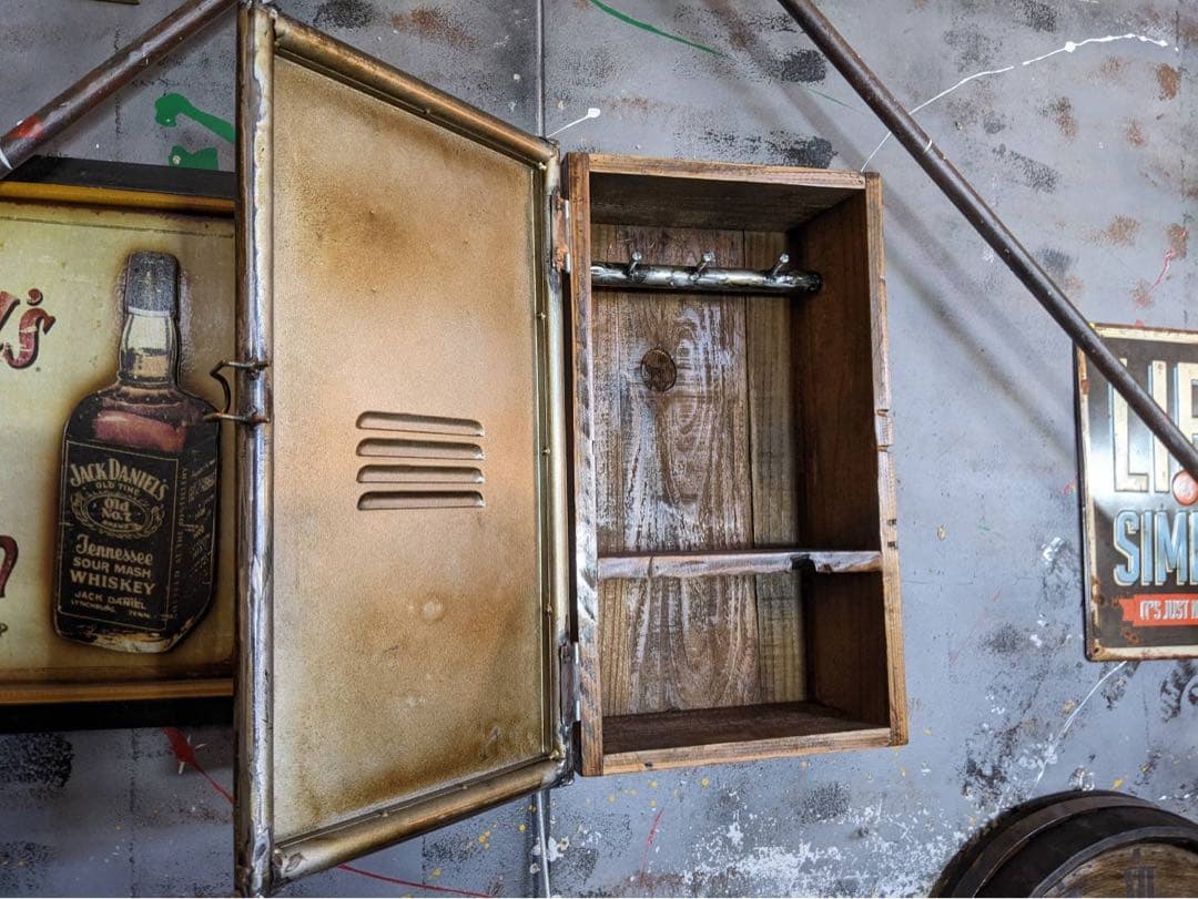 アメリカンヴィンテージを思わせる アメリカンロッカー キーボックス