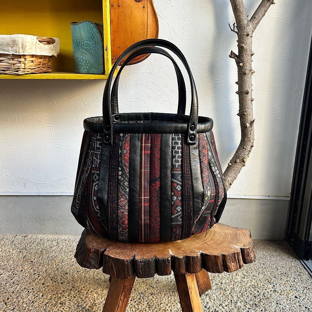 革と古布のパッチワークバッグ（黒の革＋着物生地）01016-131