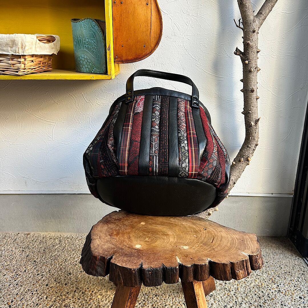 革と古布のパッチワークバッグ（黒の革＋着物生地）01016-131