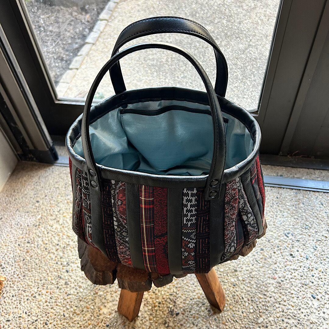 革と古布のパッチワークバッグ（黒の革＋着物生地）01016-131